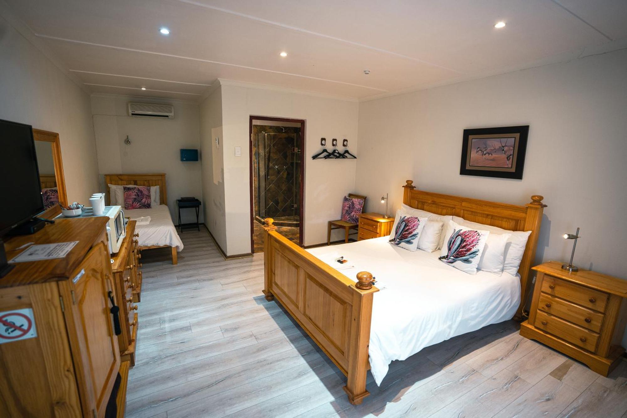 Villa Olive Grove Guest Farm Beaufort West Esterno foto